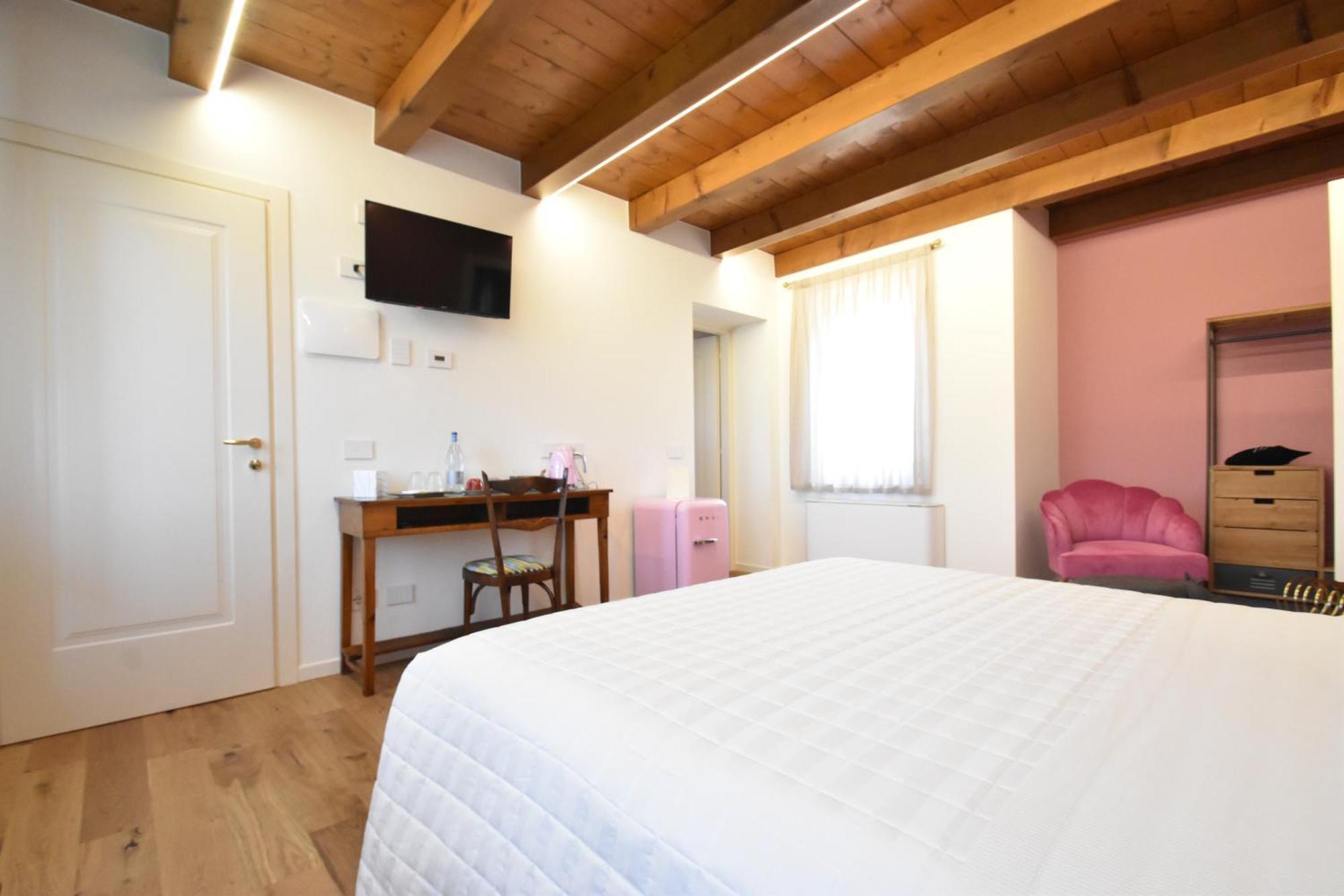 Residenza Vesentini Bed & Breakfast ปาสเตร็งโก ภายนอก รูปภาพ