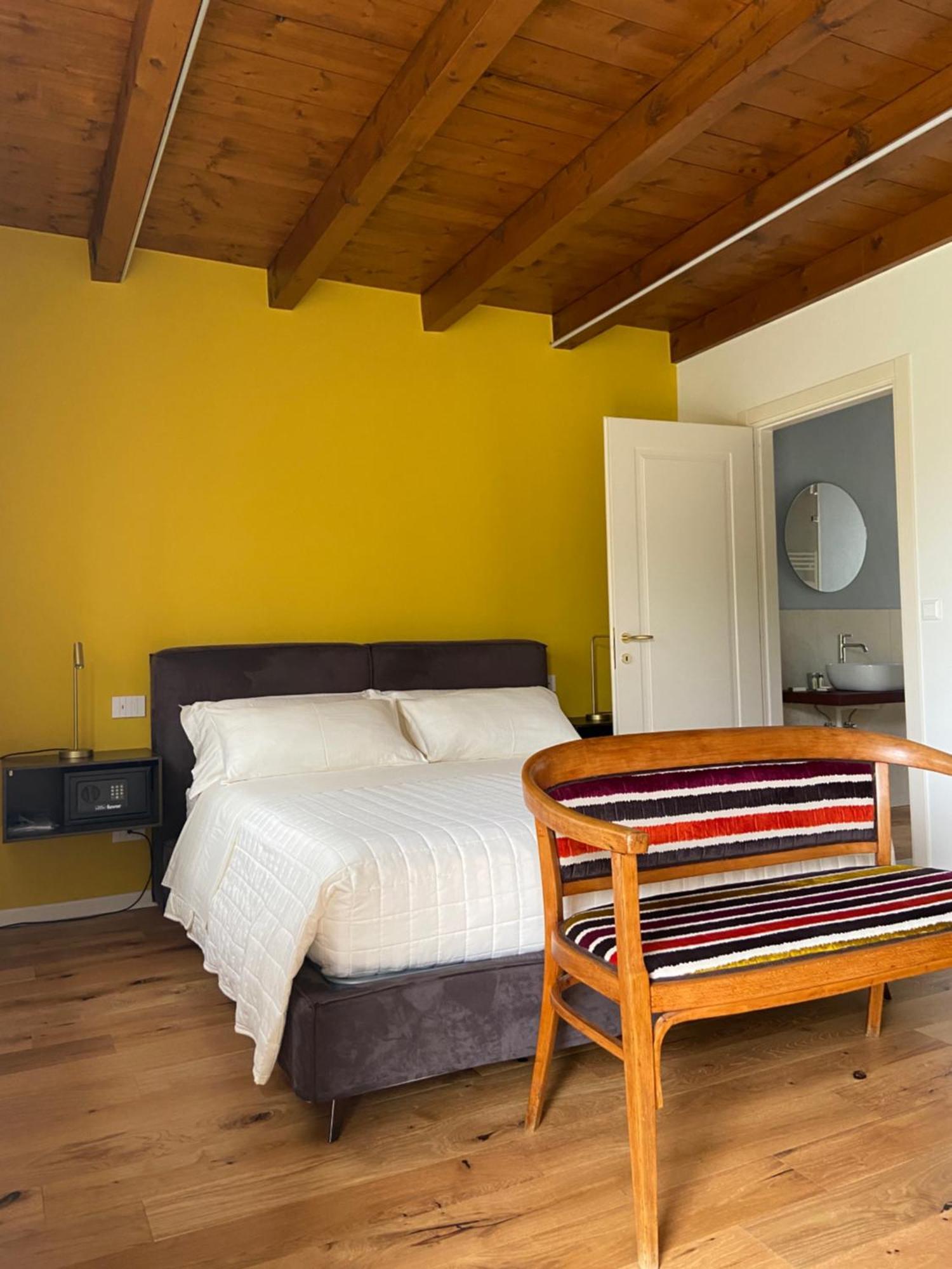 Residenza Vesentini Bed & Breakfast ปาสเตร็งโก ภายนอก รูปภาพ